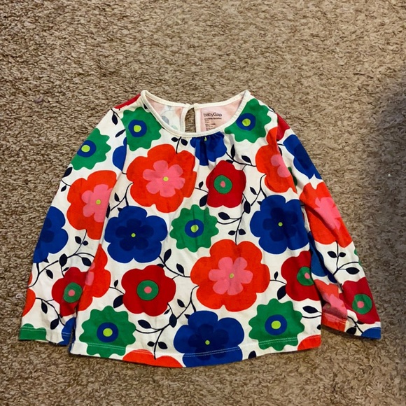 GAP Other - 🎉5 for $25🎉 Gap multicolor flower print shirt
